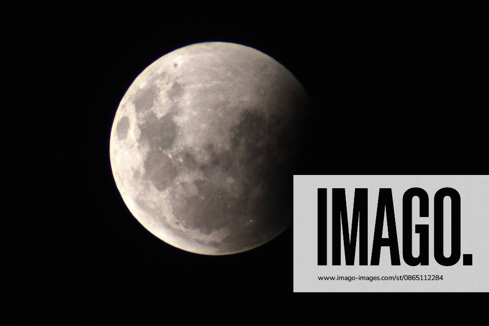 CURITIBA, PR - 27.08.2026: ECLIPSE LUNAR CURITIBA - The "near total" partial lunar eclipse occurred between the night of August 27th and the early morning of August 28th, 2026, and was visible throughout Brazil. The image was captured in Curitiba. x3005954x EversonxBressan