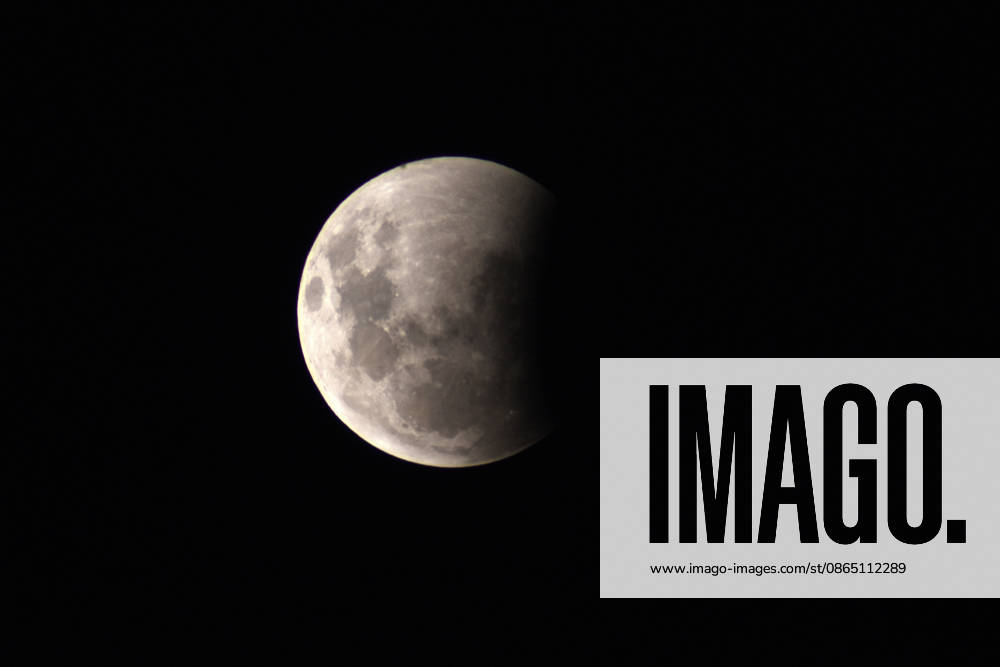 CURITIBA, PR - 27.08.2026: ECLIPSE LUNAR CURITIBA - The "near total" partial lunar eclipse occurred between the night of August 27th and the early morning of August 28th, 2026, and was visible throughout Brazil. The image was captured in Curitiba. x3005959x EversonxBressan