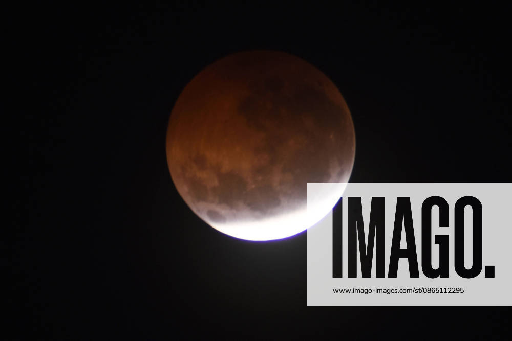 CURITIBA, PR - 28.08.2026: ECLIPSE LUNAR CURITIBA - The "near total" partial lunar eclipse occurred between the night of August 27th and the early morning of August 28th, 2026, and was visible throughout Brazil. The image was captured in Curitiba. x3005963x EversonxBressan