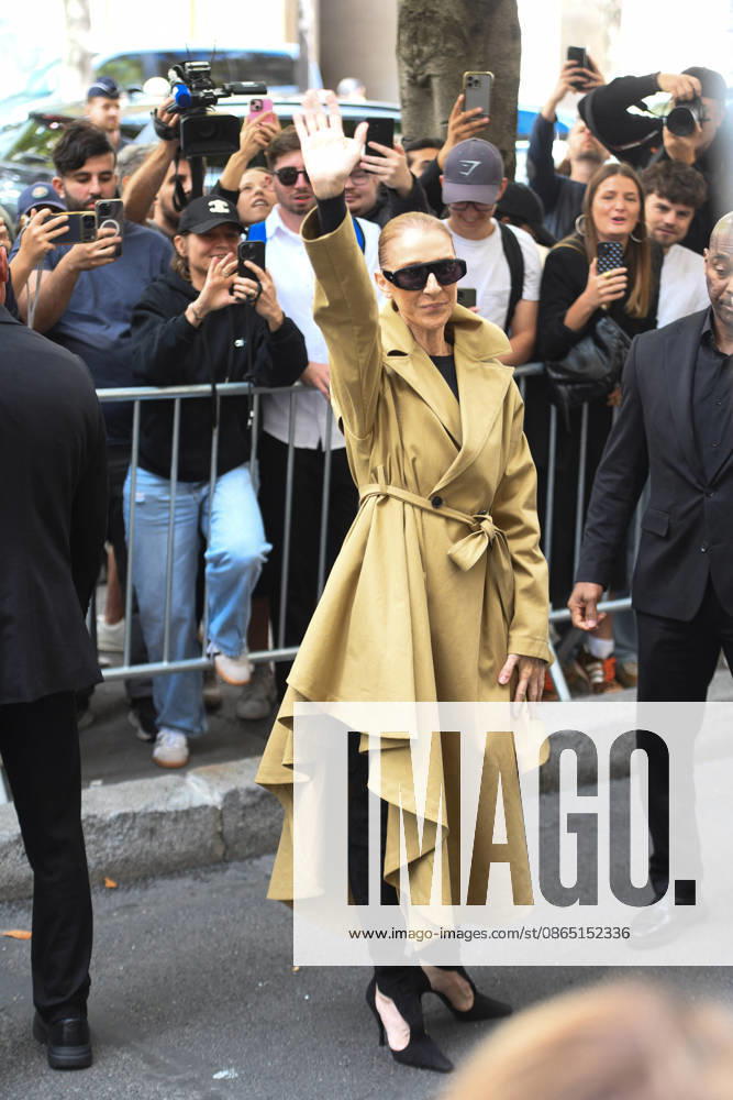 Celine Dion Arrives At The Royal Monceau - Paris Canadian singer Celine Dion arrives at the Le Royal Monceau - Raffles Paris hotel greeted by hundreds of fans following her flight from Las Vegas. Paris, France, August 28, 2026. Photo by Florian Poitout ABACAPRESS.COM Paris France