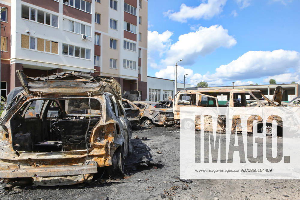Burnt-out cars are parked outside an apartment block after a Russian drone attack on Vyshneve, Bucha district, Kyiv region, Ukraine, August 28, 2026. A drone struck the courtyard of a residential complex, sparking a large-scale fire that destroyed more than a dozen civilian vehicles. The powerful shock wave shattered windows and damaged the facades of nearby high-rise buildings. One man was killed in the Bucha district in this morning’s attack, and another civilian sustained multiple shrapnel wounds. (Photo by Volodymyr Tarasov Ukrinform) Aftermath of Russian drone attack in Vyshneve in Kyiv region