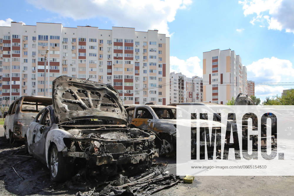 Burnt-out cars are parked outside apartment blocks after a Russian drone attack on Vyshneve, Bucha district, Kyiv region, Ukraine, August 28, 2026. A drone struck the courtyard of a residential complex, sparking a large-scale fire that destroyed more than a dozen civilian vehicles. The powerful shock wave shattered windows and damaged the facades of nearby high-rise buildings. One man was killed in the Bucha district in this morning’s attack, and another civilian sustained multiple shrapnel wounds. (Photo by Volodymyr Tarasov Ukrinform) Aftermath of Russian drone attack in Vyshneve in Kyiv region