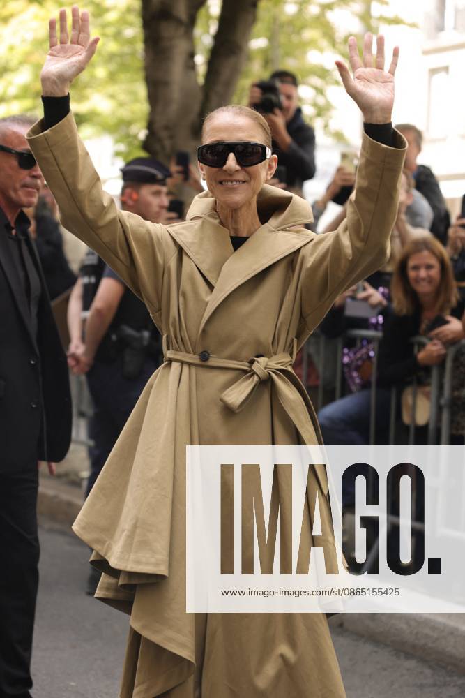 Céline Dion was cheered by her fans upon her arrival at the Royal Monceau hotel in Paris on August 28, 2026. Céline Dion plans to give a series of 16 concerts in France, after more than six years away from the stage due to the rare neurological condition from which she suffers. Her shows will begin on September 12, 2026, at the Plenitude Arena in Nanterre, Hauts-de-Seine. She plans to perform three concerts a week, on Wednesdays, Fridays, and Saturdays, in front of more than 30,000 spectators per night. Ten additional concerts are also scheduled for May 2027. Jasmine Aissaoui, Bestimage. Céline Dion was greeted by fans upon her arrival at the Royal Monceau luxury hotel in Paris on August 28, 2026. She plans to perform a series of 16 concer