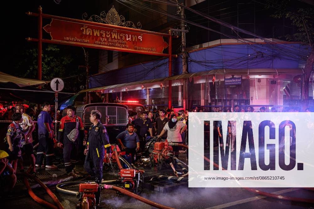 Firefighters battle blaze at major electronics market in Bangkok BANGKOK, THAILAND, AUGUST 28, 2026: Firefighters respond to a fire at Khlong Thom Centre, a major electronics and technology market with more than 500 shops, on Worachak Road in Bangkoks Pom Prap Sattru Phai district. The fire was reported at approximately 8:42 p.m. and spread across the ground floor and to a mezzanine level, prompting firefighters from multiple stations to respond. Bangkok Thailand
