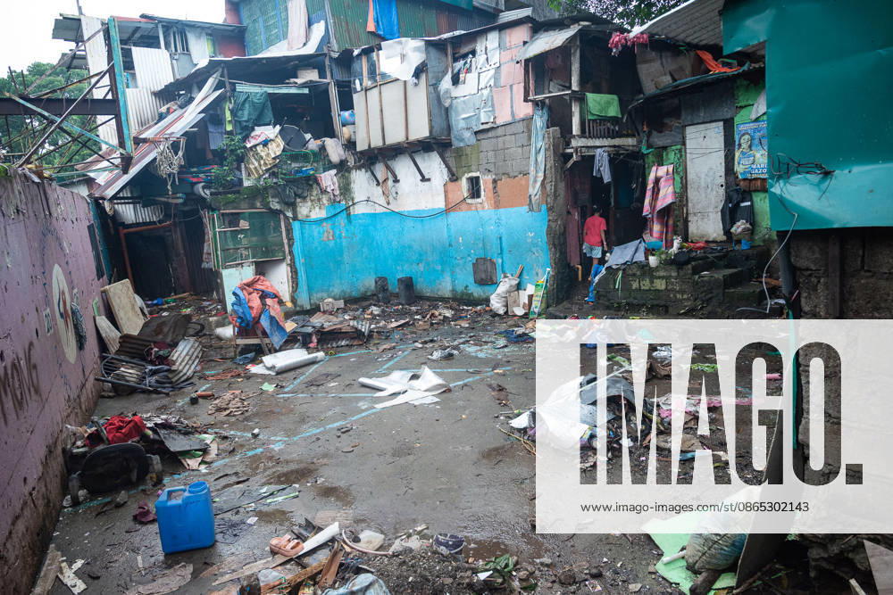 On August 29, 2026, heavy monsoon rains caused the La Mesa Dam and the Tullahan river to overflow, flooding nearby low lying areas with water that reached up to over three-storeys. Local government units and barangay volunteers aided the residents as they evacuated to the North Fairview High School where they are accommodated by volunteers and members of the Sangguniang Kabataan. Quezon City Philippines - ZUMAy102 20260830_zip_y102_005