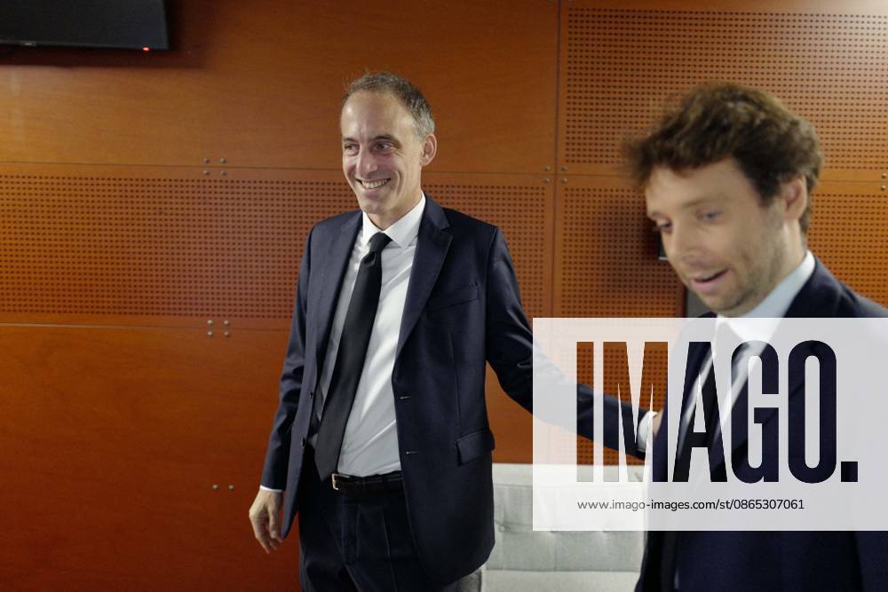 Raphael Glucksmann on Franc Jeu - Paris Raphael Glucksmann poses for pictures ahead of an interview for Franc Jeu on France 2 channel in Paris, France on August 30, 2026. Photo by Stephane Le Tellec ABACAPRESS.COM Paris France
