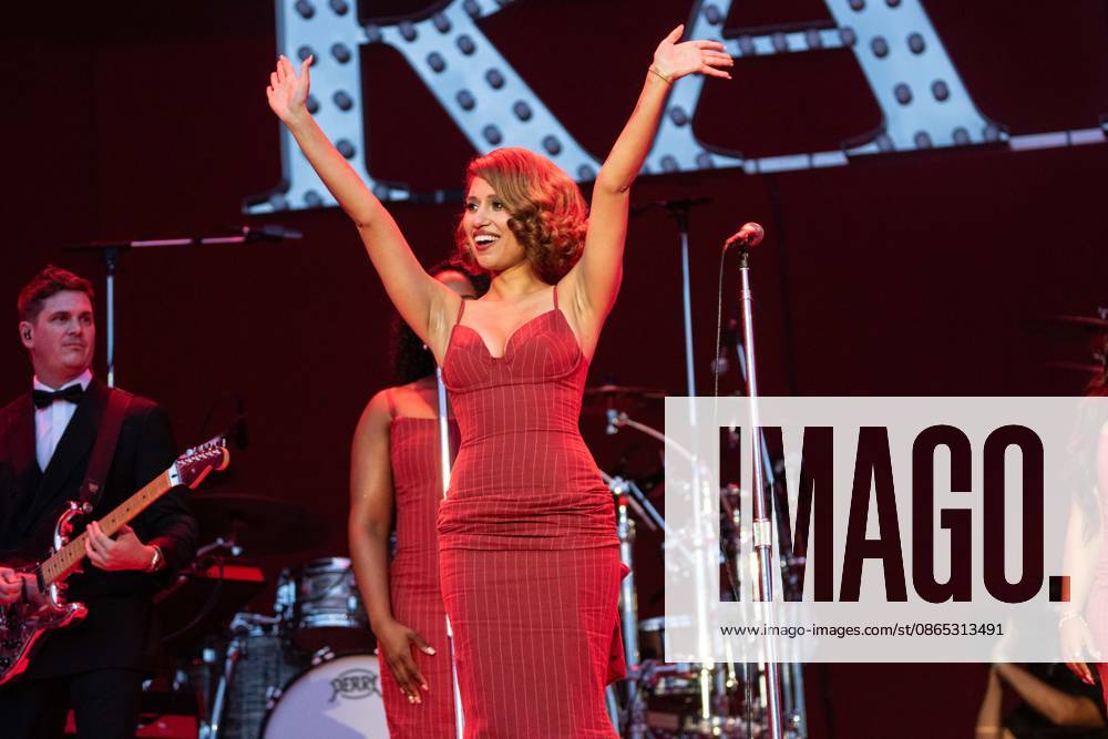 Raye on stage at Leeds Festival, Bramham Park, Leeds, UK, 30-08-26 Raye on stage at Leeds Festival, Bramham Park, Leeds, UK, 30-08-26, Credit:Anthony Longstaff Anthony Longstaff - B5746 Avalon UK, West Yorkshire, Leeds, Bramham Park, Wetherby