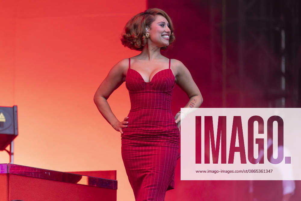 Raye performs at Leeds Festival Raye performs at Leeds Festival 2026, Bramham Park, Leeds, 30th August 2026, Credit:Mike Gray MIKE GRAY - B4227 Avalon