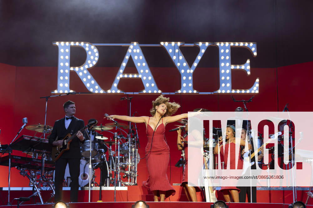 Raye performs at Leeds Festival Raye performs at Leeds Festival 2026, Bramham Park, Leeds, 30th August 2026, Credit:Mike Gray MIKE GRAY - B4227 Avalon