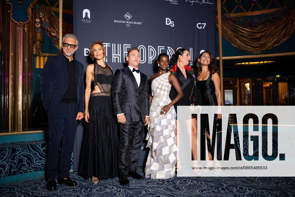 Vincent Cassel, Linda Gennari, Valentino Buzza, Mariam Battistelli, Rossy de Palma, Caterina Murino at the premiere of the film *The Opera* at the Folies Bergère in Paris on August 31, 2026. Pierre Perusseau, Bestimage. Premiere of the film *The Opera* at the Folies Bergère in Paris on August 31, 2026. Paris, France