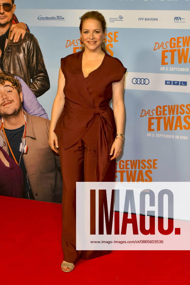 ABB GEWISSEETWAS: Jasmin Schwiers makes a guest appearance on the red carpet at the NRW Kino film premiere of *Das gewisse Etwas* at the Cinedom movie theater on September 1, 2026, in Cologne, North Rhine-Westphalia, Germany