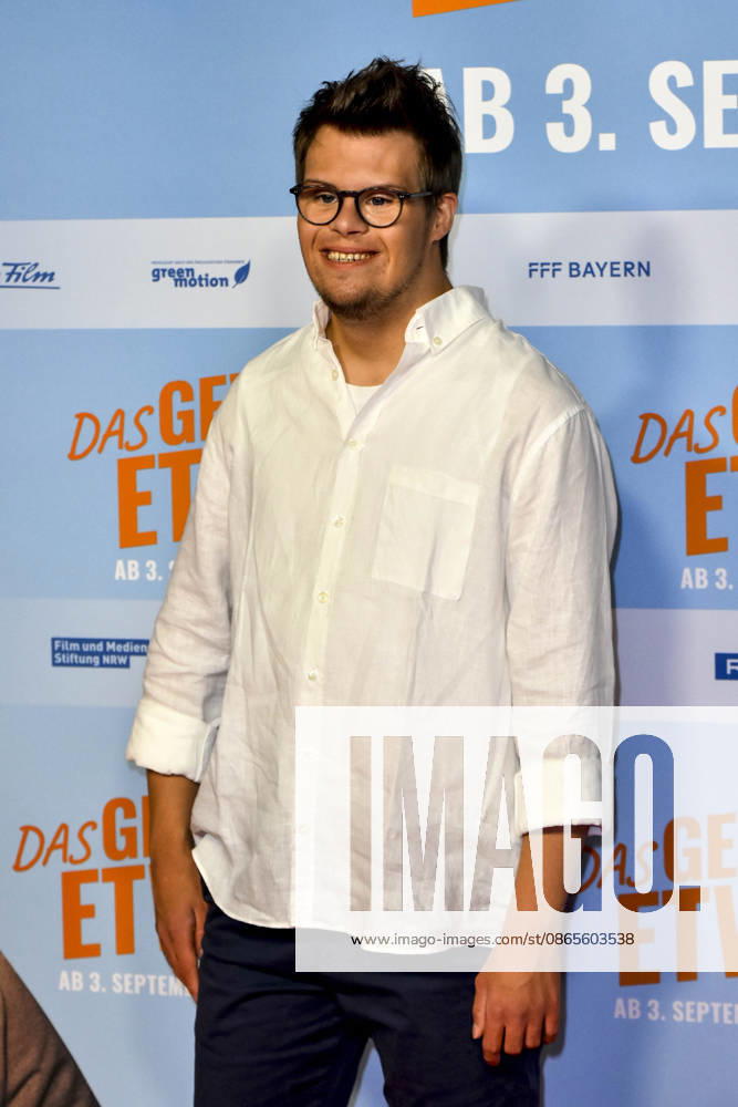 ABB Das gewisse Etwas : Simon Rupp makes a guest appearance on the red carpet at the NRW Kino film premiere of Das gewisse Etwas at the Cinedom theater on September 1, 2026, in Cologne, North Rhine-Westphalia, Germany