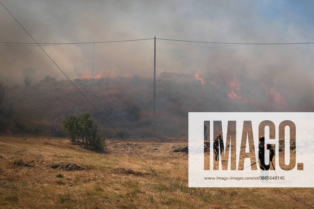 Wildfire near Karystos on Greece s Evia Island EVIA, GREECE - SEPTEMBER 2: Firefighters battle a wildfire burning near Karystos on the island of Evia, Greece, on September 2, 2026 Costas Baltas Anadolu Evia Greece. Editorial use only. Please get in touch for any other usage.