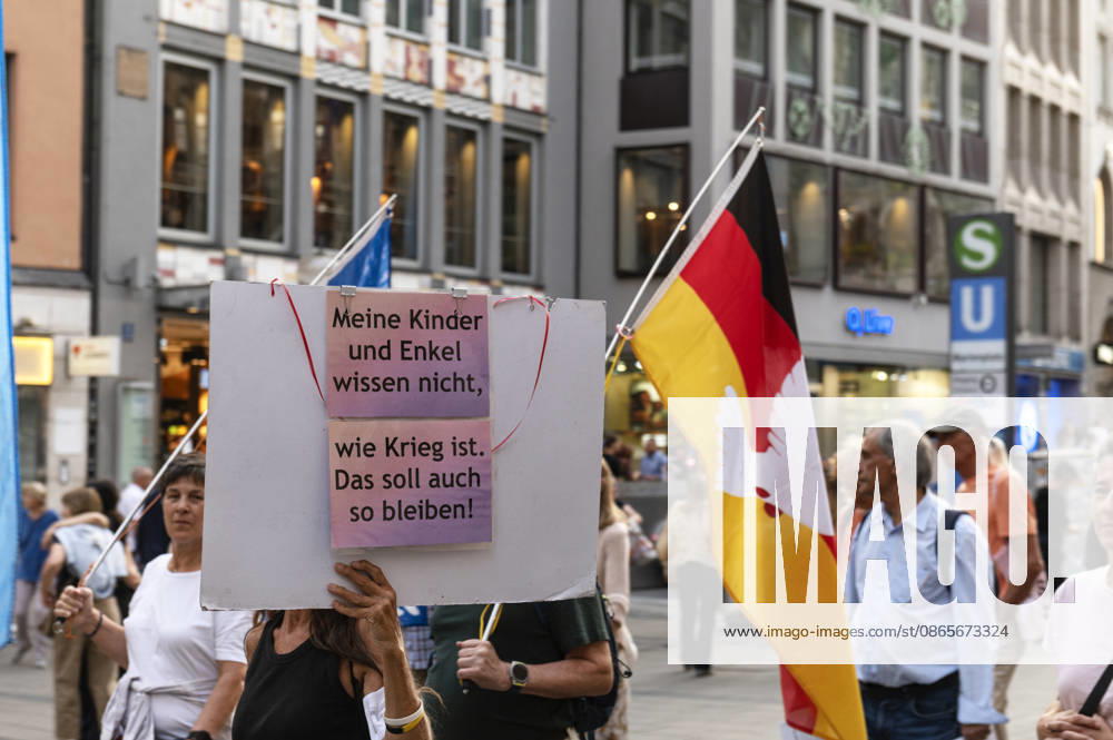 München Munich Germany 2nd September 2026 On the Marienplatz in the centre of the Bavarian city a peace demonstration and march takes place in the early evening. Meine kinder und Enkel wissen nicht, wie Krieg ist. Das soll auch so bleiben!