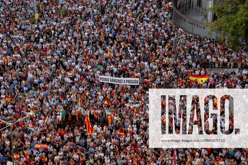 Madrid Holds Rally in Support of the People of Ceuta: Hundreds of people gathered at a rally in solidarity with Ceuta on September 2, 2026, in Madrid, Spain. Coinciding with Ceuta Day, more than 260 Spanish municipalities have been called upon to show their support for the people of Ceuta in the face of the migration crisis caused by the arrival of more than 70,000 migrants across the border with Morocco. The demonstrations are part of the For Ceuta initiative, backed by the Spanish Federation of Municipalities and Provinces (FEMP). SEPTEMBER 2, 2026 CEUTA DAY PROTEST RALLY MIGRANTS IMMIGRANTS FEMP SUPPORT SOLIDARITY MIGRATION CRISIS CRISIS HUMANITARIAN Madrid Madrid Spain