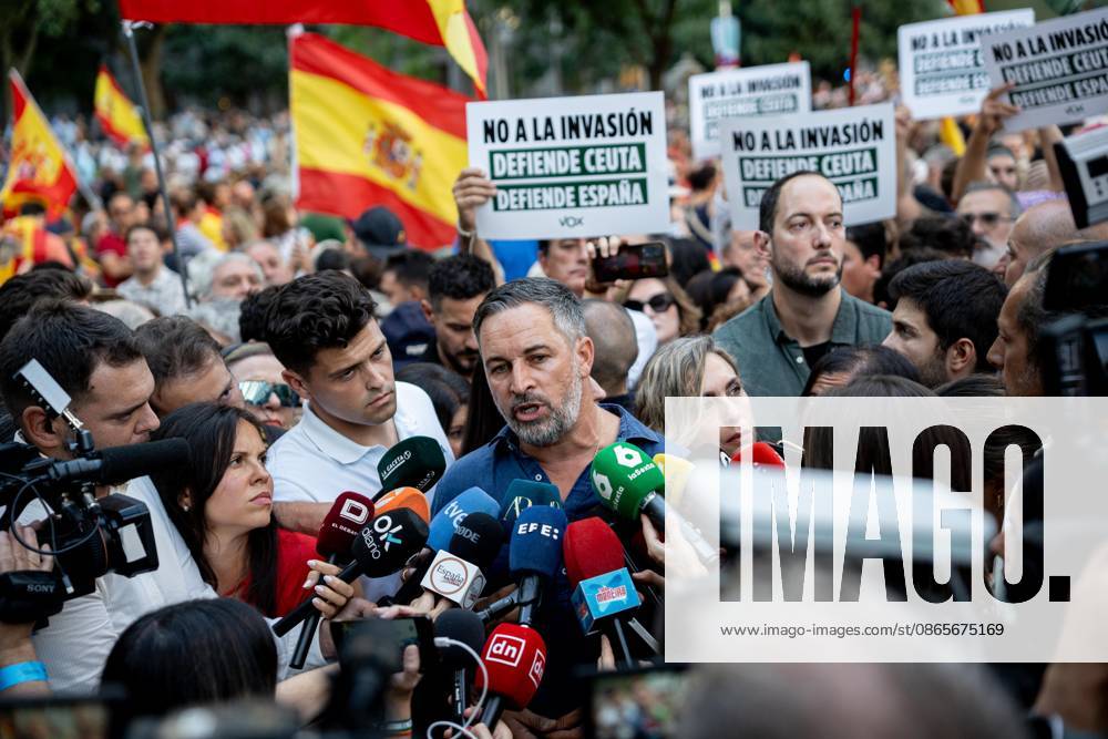 Madrid Holds Rally in Support of the People of Ceuta Vox President Santiago Abascal speaks during a rally in solidarity with Ceuta on September 2, 2026, in Madrid, Spain. Coinciding with Ceuta Day, more than 260 Spanish municipalities have been called upon to show their support for the people of Ceuta in the face of the migration crisis caused by the arrival of more than 70,000 migrants across the border with Morocco. The demonstrations are part of the For Ceuta initiative, backed by the Spanish Federation of Municipalities and Provinces (FEMP). SEPTEMBER 2, 2026 CEUTA DAY PROTEST RALLY MIGRANTS IMMIGRANTS FEMP SUPPORT SOLIDARITY MIGRATION CRISIS CRISIS HUMANITARIAN CRISIS Madrid Madrid Spain