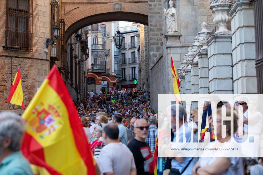 Toledo Holds Rally in Support of the People of Ceuta: Dozens of people gathered at a rally in solidarity with Ceuta on September 2, 2026, in Toledo, Castilla-La Mancha, Spain. Coinciding with Ceuta Day, more than 260 Spanish municipalities have been called upon to show their support for the people of Ceuta in the face of the migration crisis caused by the arrival of more than 70,000 migrants across the border with Morocco. The demonstrations are part of the For Ceuta initiative, backed by the Spanish Federation of Municipalities and Provinces (FEMP). SEPTEMBER 2, 2026 CEUTA DAY PROTEST RALLY MIGRANTS IMMIGRANTS FEMP SUPPORT SOLIDARITY MIGRATION CRISIS CRISIS HUMANITARIAN CRISIS Juanma Jimé Toledo Castilla-La Mancha Toledo Castilla-La Man