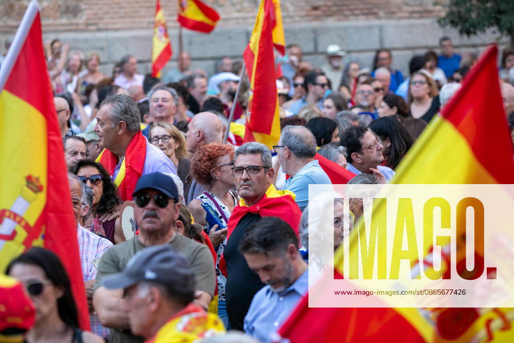 Toledo Holds Rally in Support of the People of Ceuta: Dozens of people gathered at a rally in solidarity with Ceuta on September 2, 2026, in Toledo, Castilla-La Mancha, Spain. Coinciding with Ceuta Day, more than 260 Spanish municipalities have been called upon to show their support for the people of Ceuta in the face of the migration crisis caused by the arrival of more than 70,000 migrants across the border with Morocco. The demonstrations are part of the For Ceuta initiative, backed by the Spanish Federation of Municipalities and Provinces (FEMP). SEPTEMBER 2, 2026 CEUTA DAY PROTEST RALLY MIGRANTS IMMIGRANTS FEMP SUPPORT SOLIDARITY MIGRATION CRISIS CRISIS HUMANITARIAN CRISIS Juanma Jimé Toledo Castilla-La Mancha Toledo Castilla-La Man