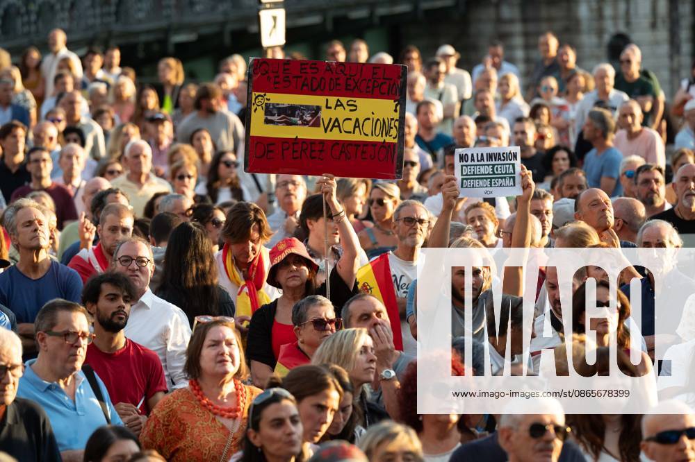 Bilbao Holds Rally in Support of the People of Ceuta: Dozens of people gathered at a rally in solidarity with Ceuta on September 2, 2026, in Bilbao, Vizcaya, Basque Country, Spain. Coinciding with Ceuta Day, more than 260 Spanish municipalities have been called upon to show their support for the people of Ceuta in the face of the migration crisis caused by the arrival of more than 70,000 migrants across the border with Morocco. The demonstrations are part of the For Ceuta initiative, backed by the Spanish Federation of Municipalities and Provinces (FEMP). SEPTEMBER 2, 2026 CEUTA DAY PROTEST RALLY MIGRANTS IMMIGRANTS FEMP SUPPORT SOLIDARITY MIGRATION CRISIS CRISIS HUMANITARIAN CRISIS Bilbao, Biscay, Basque Country Bilbao, Biscay, Basque C