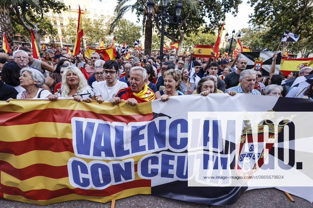 Valencia Holds Rally in Support of the People of Ceuta: Hundreds of people gathered at a rally in solidarity with Ceuta on September 2, 2026, in Valencia, Valencian Community, Spain. Coinciding with Ceuta Day, more than 260 Spanish municipalities have been called upon to show their support for the people of Ceuta in the face of the migration crisis caused by the arrival of more than 70,000 migrants across the border with Morocco. The demonstrations are part of the For Ceuta initiative, backed by the Spanish Federation of Municipalities and Provinces (FEMP). SEPTEMBER 2, 2026 CEUTA DAY PROTEST RALLY MIGRANTS IMMIGRANTS FEMP SUPPORT SOLIDARITY MIGRATION CRISIS CRISIS HUMANITARIAN Valencia Valencian Community Valencia Valencian Community Sp