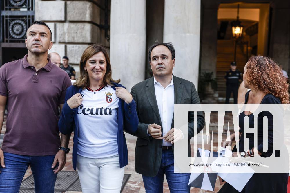 Valencia Holds Rally in Support of the People of Ceuta The mayor of Valencia, María José Catalá (2i), and the president of the Valencian Regional Government, Juanfran Pérez Llorca (2d), during a rally in solidarity with Ceuta on September 2, 2026, in Valencia, Valencian Community, Spain. Coinciding with Ceuta Day, more than 260 Spanish municipalities have been called upon to show their support for the people of Ceuta in the face of the migration crisis caused by the arrival of more than 70,000 migrants across the border with Morocco. The demonstrations are part of the For Ceuta initiative, backed by the Spanish Federation of Municipalities and Provinces (FEMP) SEPTEMBER 2, 2026 CEUTA DAY PROTEST RALLY MIGRANTS IMMIGRANTS FEMP SUPPORT SOL