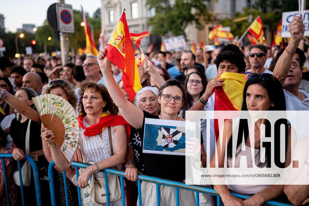 Madrid Holds Rally in Support of the People of Ceuta: Dozens of people gathered at a rally in solidarity with Ceuta on September 2, 2026, in Madrid, Spain. Coinciding with Ceuta Day, more than 260 Spanish municipalities have been called upon to show their support for the people of Ceuta in the face of the migration crisis caused by the arrival of more than 70,000 migrants across the border with Morocco. The demonstrations are part of the For Ceuta initiative, backed by the Spanish Federation of Municipalities and Provinces (FEMP). SEPTEMBER 2, 2026 CEUTA DAY PROTEST RALLY MIGRANTS IMMIGRANTS FEMP SUPPORT SOLIDARITY MIGRATION CRISIS CRISIS HUMANITARIAN CRISIS Madrid Madrid Spain