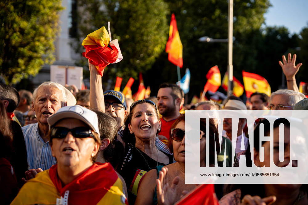 Madrid Holds Rally in Support of the People of Ceuta: Dozens of people gathered for a rally in solidarity with Ceuta on September 2, 2026, in Madrid, Spain. Coinciding with Ceuta Day, more than 260 Spanish municipalities have been called upon to show their support for the people of Ceuta in the face of the migration crisis caused by the arrival of more than 70,000 migrants across the border with Morocco. The demonstrations are part of the For Ceuta initiative, backed by the Spanish Federation of Municipalities and Provinces (FEMP). SEPTEMBER 2, 2026 CEUTA DAY PROTEST RALLY MIGRANTS IMMIGRANTS FEMP SUPPORT SOLIDARITY MIGRATION CRISIS CRISIS HUMANITARIAN CRISIS Madrid Madrid Spain