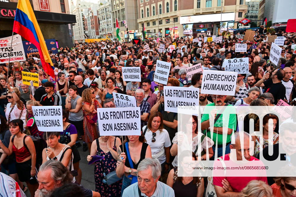 Anti-racism demonstration in Madrid s Callao Square amid the political debate over migration and the situation in Ceuta. The demonstration has been called by left-wing political parties and groups as a counter-protest to demonstrations called by Spain s People s Party (PP) and Vox. Madrid SPAIN - ZUMAz108 20260902_znp_z108_009