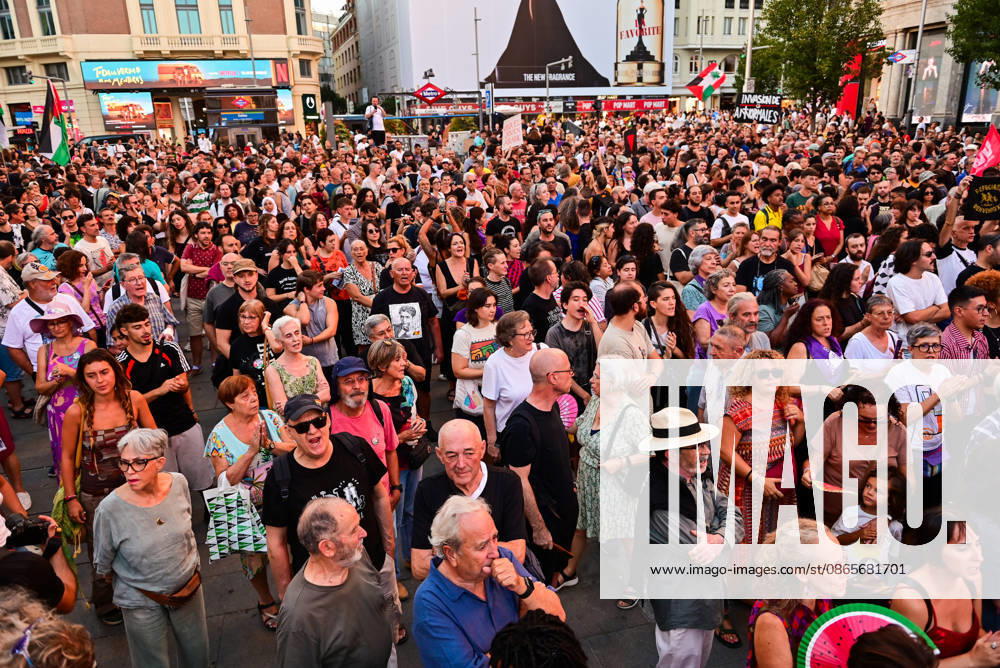 Anti-racism demonstration in Madrid s Callao Square amid the political debate over migration and the situation in Ceuta. The demonstration has been called by left-wing political parties and groups as a counter-protest to demonstrations called by Spain s People s Party (PP) and Vox. Madrid SPAIN - ZUMAz108 20260902_znp_z108_012