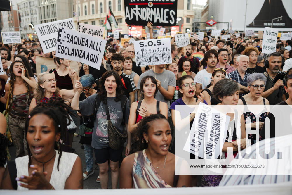 Rally in Madrid Against Racism in Ceuta Several people at a rally against racism in Ceuta, in Plaza de Callao, on September 2, 2026, in Madrid, Spain. The Madrid Internationalist Assembly has organized this protest under the slogan Let’s Put a Stop to Racism. SEPTEMBER 2, 2026 CEUTA DAY PROTEST RALLY MIGRANTS IMMIGRANTS SUPPORT SOLIDARITY CRISIS MIGRATION CRISIS HUMANITARIAN CRISIS RACISM ANTI-RACISM Madrid Madrid, Spain