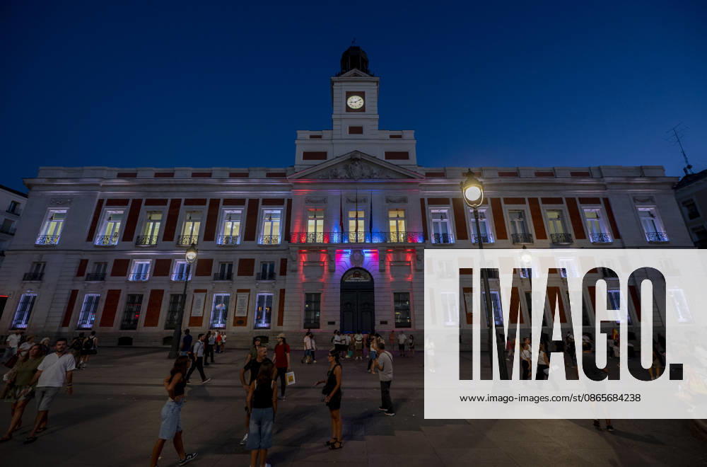 The Real Casa de Correos illuminated in the colors of the Ceuta flag The Real Casa de Correos, headquarters of the Presidency of the Community of Madrid, illuminated in the colors of the Ceuta flag to mark City Day, at the Real Casa de Correos, on September 2, 2026, in Madrid, Spain. The Madrid regional government, led by Isabel Díaz Ayuso, wished through this gesture to demonstrate the support and solidarity of the people of Madrid with the residents of Ceuta in the face of the crisis of recent weeks. SEPTEMBER 2, 2026 CEUTA DAY PROTEST RALLY MIGRANTS IMMIGRANTS FLAG SUPPORT SOLIDARITY MIGRATION CRISIS HUMANITARIAN CRISIS Madrid Madrid, Spain