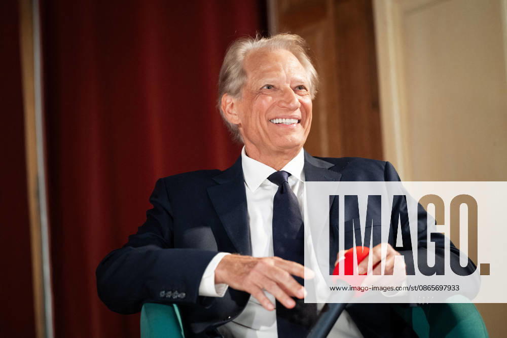 Debate between Ruffin and De Villepin organized by Liberation – Paris AJ Former French Prime Minister and founder of the party La France Humaniste Dominique de Villepin during a debate organized by the French daily newspaper « Liberation » in partnership with the rolling news channel BFM TV held at the Climate Academy (Academie du climat, l’academie du climat) in Paris, France, on September 2, 2026, in the context of the 2027 presidential election. Photo by Alexis Jumeau ABACAPRESS.COM Paris France