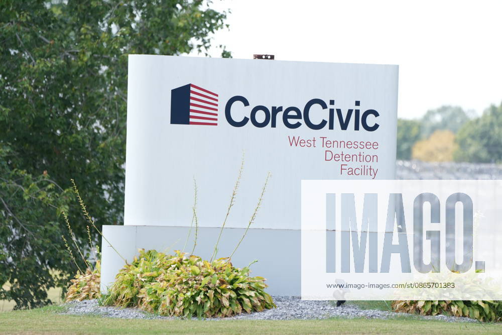 Community members protest outside Mason ICE detention facility, CoreCivic, in Mason, Tennessee September 2, 2026. The Department of Homeland Security confirmed ICE agents arrested 121 individuals at a bar Sat. Aug. 29, 2026. Many were released after providing legal documentation. Mason USA - ZUMAf103 20260902_zaf_f103_002