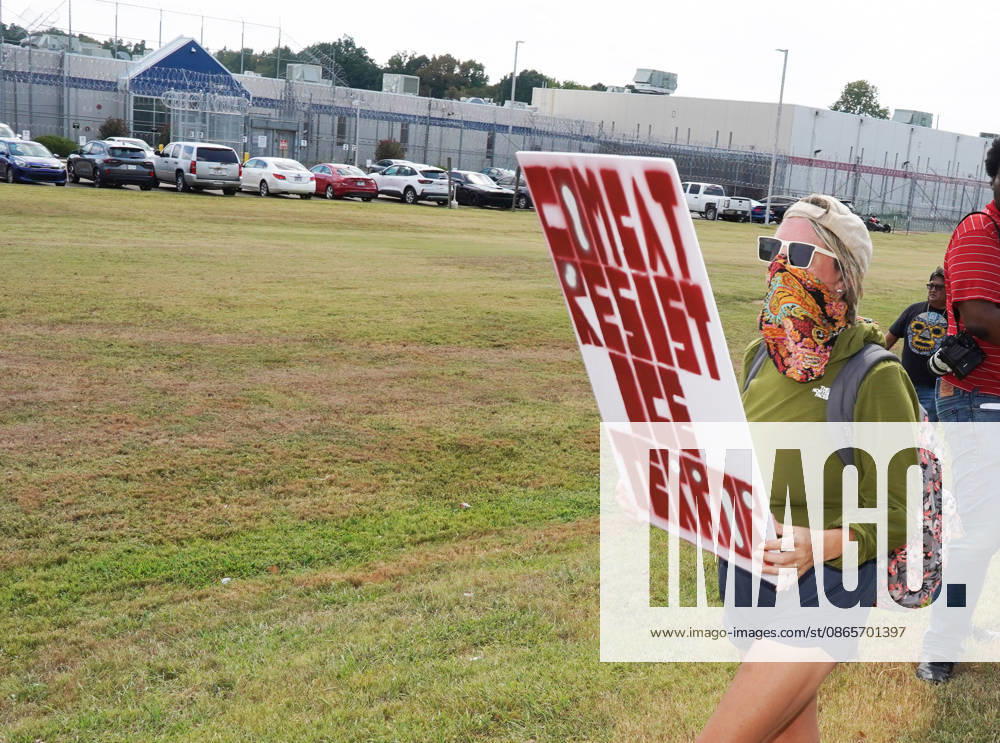 Community members protest outside Mason ICE detention facility, CoreCivic, in Mason, Tennessee September 2, 2026. The Department of Homeland Security confirmed ICE agents arrested 121 individuals at a bar Sat. Aug. 29, 2026. Many were released after providing legal documentation. Mason USA - ZUMAf103 20260902_zaf_f103_003