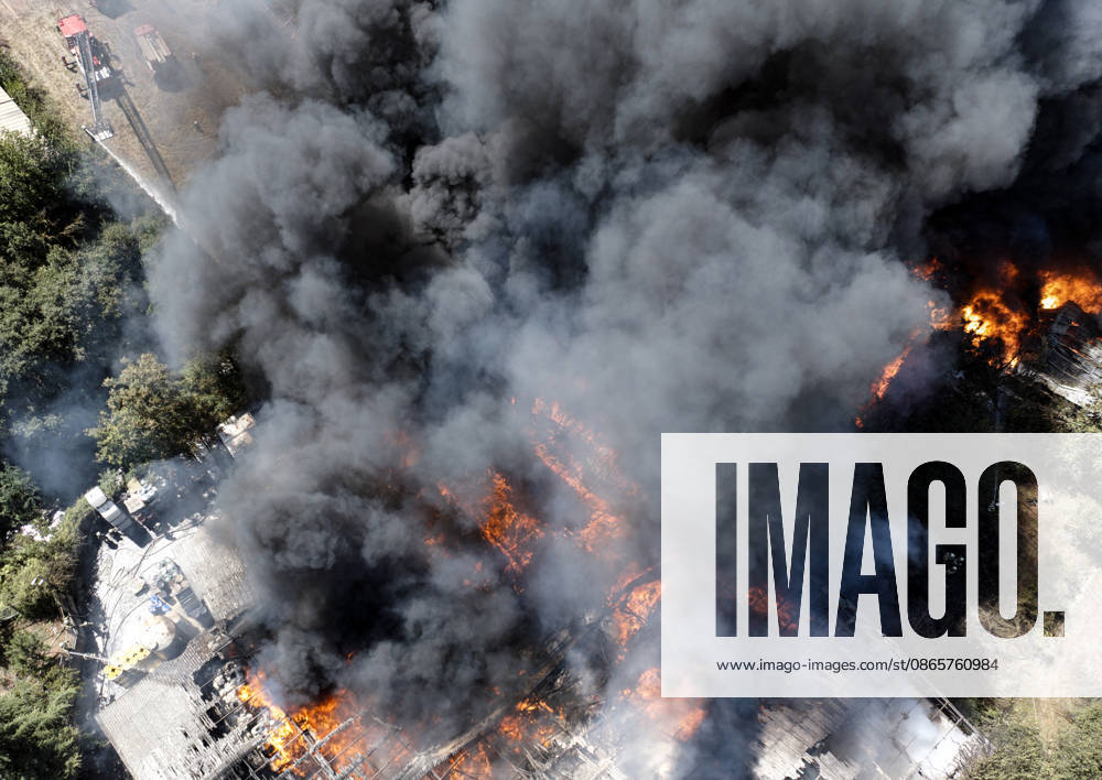 Large fire breaks out at commercial warehouse in Tuzla, Istanbul ISTANBUL, TURKIYE - SEPTEMBER 3: An aerial view of the scene where firefighters battle a large-scale fire that broke out at a logistics warehouse in the Tuzla district of Istanbul, Turkiye, on September 3, 2026. Azer Sude Akcay Anadolu Istanbul Turkey. Editorial use only. Please get in touch for any other usage.