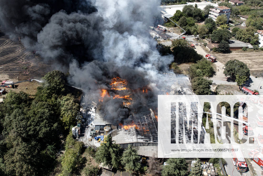 Large fire breaks out at commercial warehouse in Tuzla, Istanbul ISTANBUL, TURKIYE - SEPTEMBER 3: An aerial view of the scene where firefighters battle a large-scale fire that broke out at a logistics warehouse in the Tuzla district of Istanbul, Turkiye, on September 3, 2026. Azer Sude Akcay Anadolu Istanbul Turkey. Editorial use only. Please get in touch for any other usage.