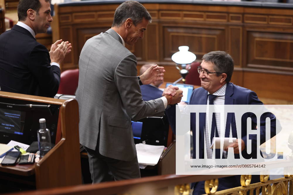 Sánchez Appears Before Congress to Report on the Government’s Response to the Migration Crisis in Ceuta Prime Minister Pedro Sánchez (left) and PSOE Spokesperson in Congress Patxi López (right) during a plenary session in the Congress of Deputies on September 3, 2026, in Madrid, Spain. Sánchez is appearing this Thursday before the full Congress to report on the government’s handling of the events that have taken place in Ceuta since July 30 and on the current situation in the autonomous city. SEPTEMBER 3, 2026 Madrid, Spain