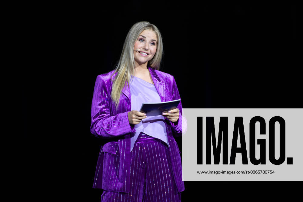 Singer Beatrice EGLI during the presentation; the musical *Starlight Express* in Bochum features the Swiss Glacier Express *TICK TACK* as a new train in the show, *Starlight Express* Theater in Bochum