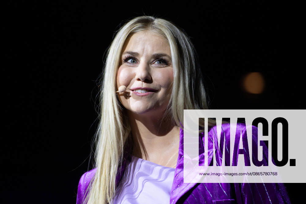 Singer Beatrice EGLI during the presentation; the musical *Starlight Express* in Bochum features the Swiss Glacier Express *TICK TACK* as a new train in the show, *Starlight Express* Theater in Bochum