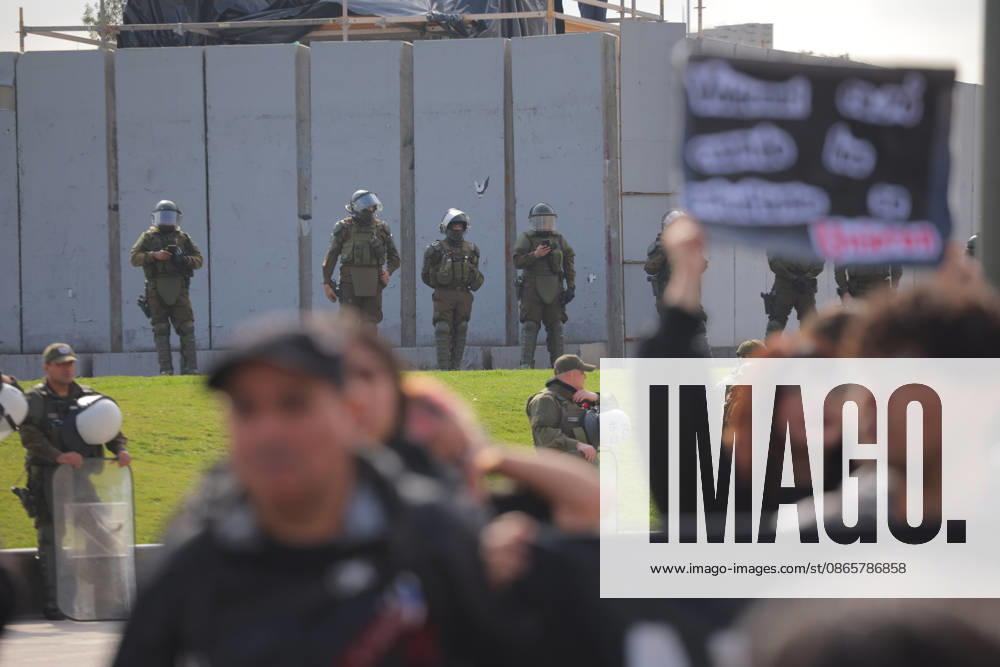 The so-called Student Solidarity Network, which brings together college students, in conjunction with high school students from Aces, is calling for a march under the slogan Students, Defend Chile’s Future Luis Quinteros Aton Chile, Santiago Chile Aton 1186633