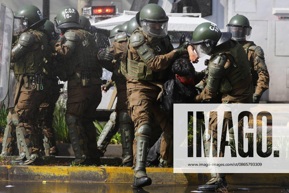 The so-called, Student Solidarity Network, which brings together college and high school students from Aces, is calling for a march under the slogan, Students, Defend Chile’s Future. Jonnathan Oyarzun Aton Chile, Santiago, Chile Aton 1186712
