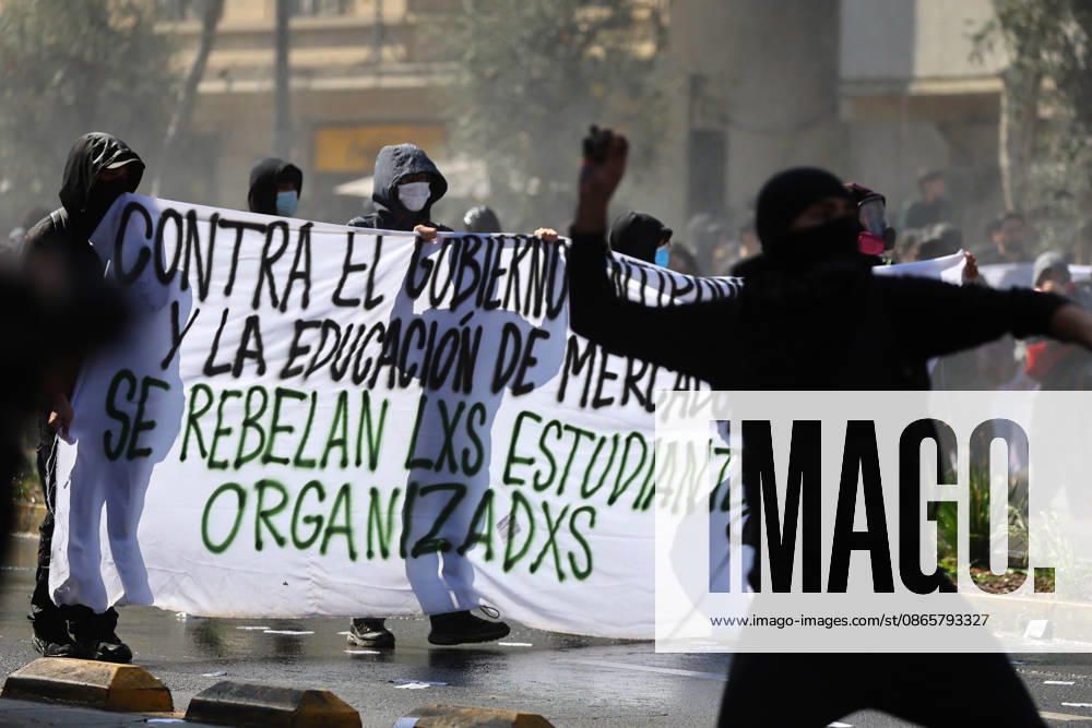 The so-called, Student Solidarity Network, which brings together college and high school students from Aces, is calling for a march under the slogan, Students, Defend Chile’s Future. Jonnathan Oyarzun Aton Chile, Santiago Chile Aton 1186716