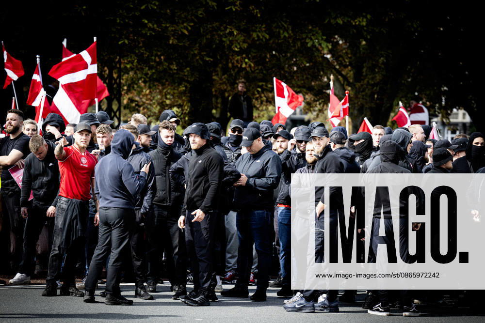 Activists from the right and the left are holding demonstrations. The initiative The Danish People is organizing a so-called remigration march and is met by a counter-demonstration organized by the Joint Initiative Against Racism and Discrimination in Østerbro, Copenhagen, on September 5, 2026. Photo: Nils Meilvang, Scanpix 2026, Copenhagen, Denmark