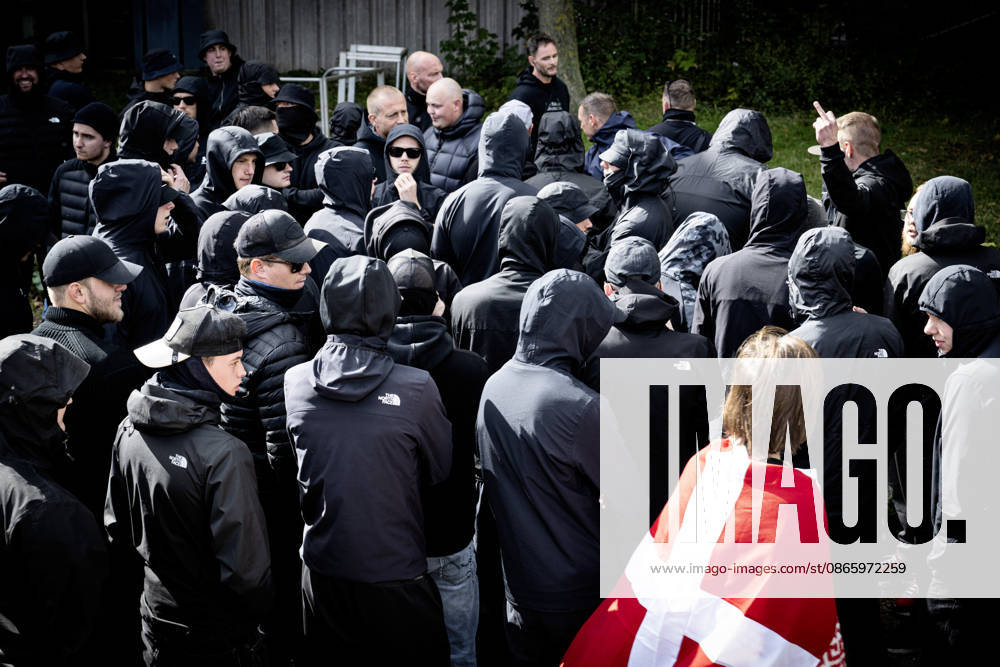 The Danish People is holding a so-called remigration march. Activists from the right and left wings are holding demonstrations. The initiative The Danish People is holding a so-called remigration march and is facing a counter-demonstration by the Joint Initiative Against Racism and Discrimination in Østerbro, Copenhagen on Septem