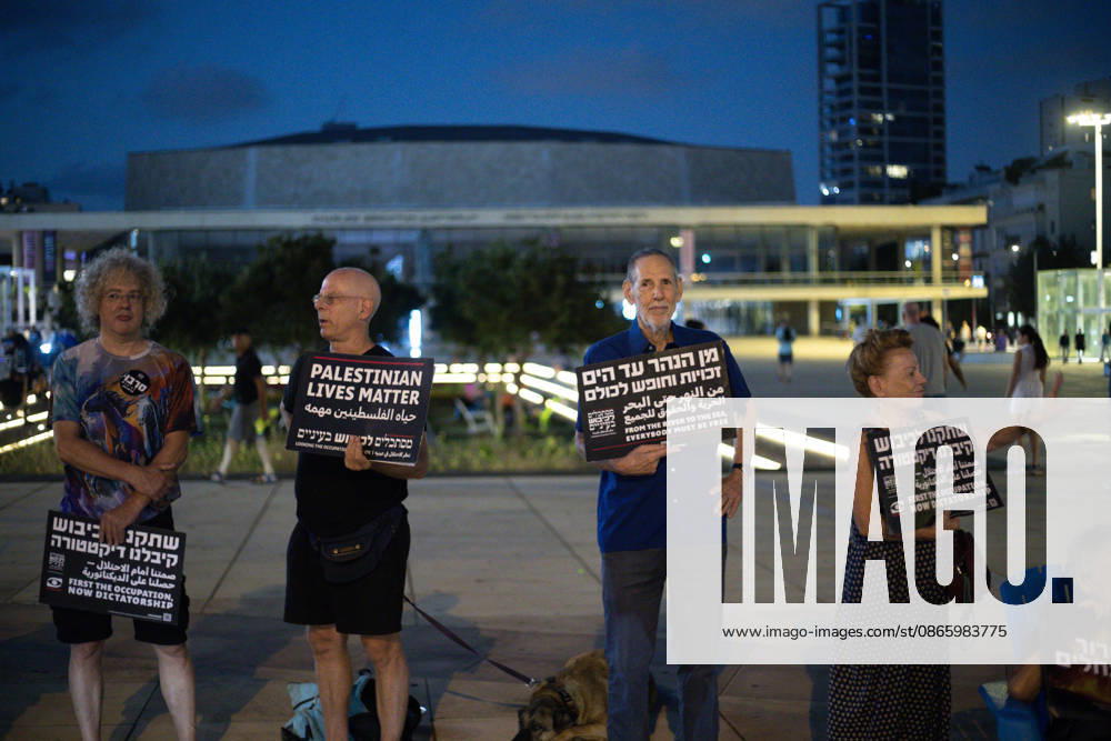 Government s military and political policies protested in Tel Aviv TEL AVIV, ISRAEL - SEPTEMBER 5: Demonstrators gather at Habima Square to protest Prime Minister Benjamin Netanyahu and the current government s military and political policies in Tel Aviv, Israel, on September 5, 2026. The demonstrators call for an end to Israel s attacks on Gaza and its settlement policies, while carrying banners protesting ongoing violations by Israeli soldiers in the West Bank. Mostafa Alkharouf Anadolu Tel Aviv Israel. Editorial use only. Please get in touch for any other usage.
