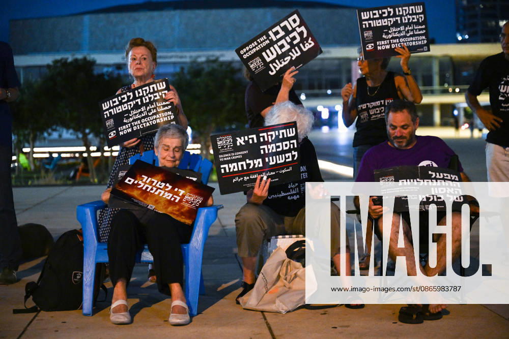 Government s military and political policies protested in Tel Aviv TEL AVIV, ISRAEL - SEPTEMBER 5: Demonstrators gather at Habima Square to protest Prime Minister Benjamin Netanyahu and the current government s military and political policies in Tel Aviv, Israel, on September 5, 2026. The demonstrators call for an end to Israel s attacks on Gaza and its settlement policies, while carrying banners protesting ongoing violations by Israeli soldiers in the West Bank. Mostafa Alkharouf Anadolu Tel Aviv Israel. Editorial use only. Please get in touch for any other usage.