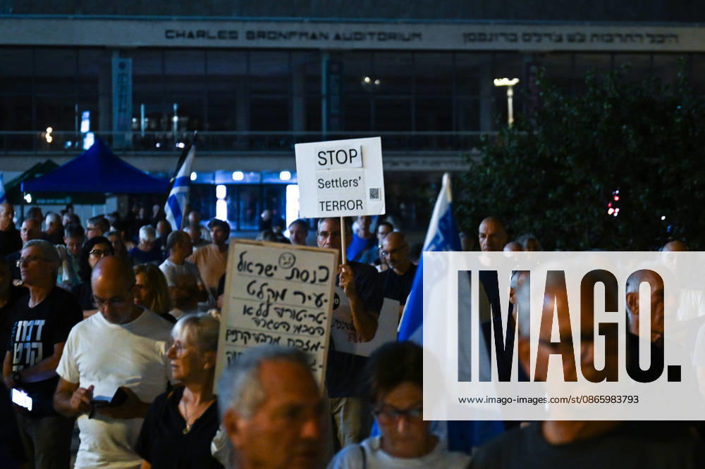 Government s military and political policies protested in Tel Aviv TEL AVIV, ISRAEL - SEPTEMBER 5: Demonstrators gather at Habima Square to protest Prime Minister Benjamin Netanyahu and the current government s military and political policies in Tel Aviv, Israel, on September 5, 2026. The demonstrators call for an end to Israel s attacks on Gaza and its settlement policies, while carrying banners protesting ongoing violations by Israeli soldiers in the West Bank. Mostafa Alkharouf Anadolu Tel Aviv Israel. Editorial use only. Please get in touch for any other usage.