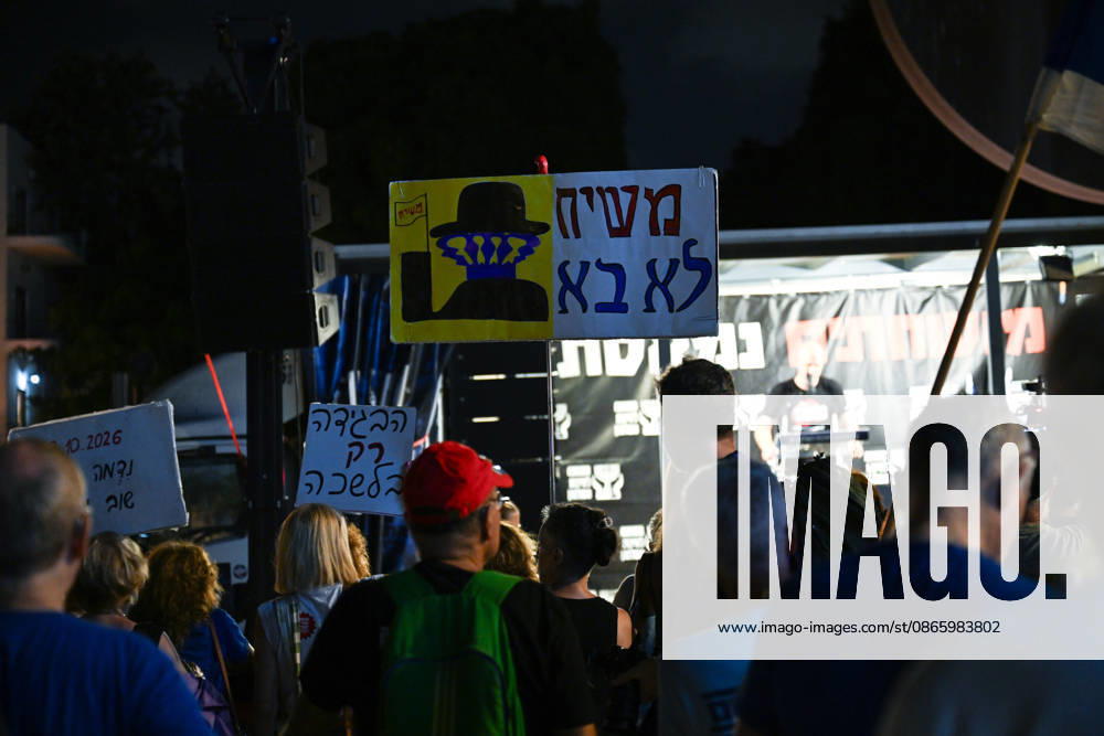 Government s military and political policies protested in Tel Aviv TEL AVIV, ISRAEL - SEPTEMBER 5: Demonstrators gather at Habima Square to protest Prime Minister Benjamin Netanyahu and the current government s military and political policies in Tel Aviv, Israel, on September 5, 2026. The demonstrators call for an end to Israel s attacks on Gaza and its settlement policies, while carrying banners protesting ongoing violations by Israeli soldiers in the West Bank. Mostafa Alkharouf Anadolu Tel Aviv Israel. Editorial use only. Please get in touch for any other usage.