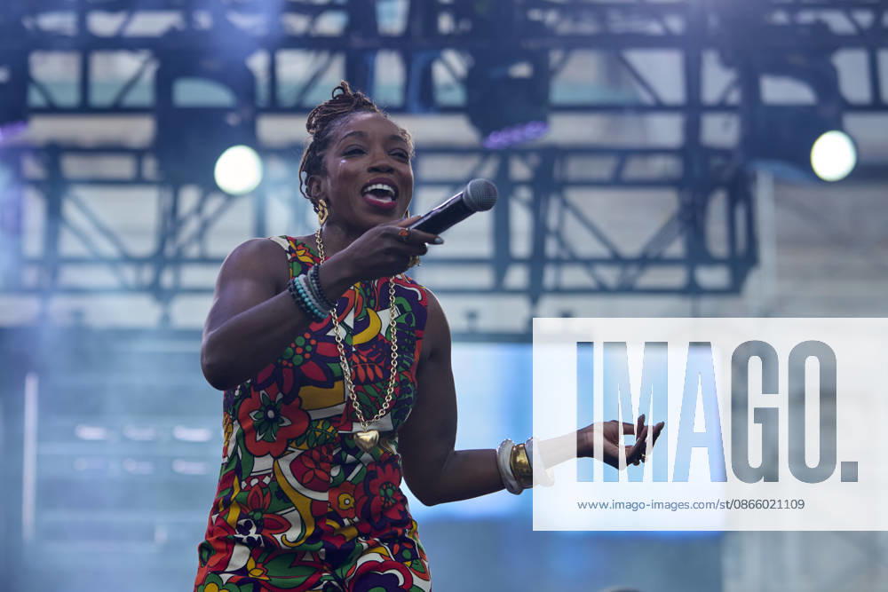 R&B singer Estelle performs during the Fifth Charm City Live in Baltimore, MD, Sept. 5, 2026. Conceived by Baltimore Mayor Brandon Scott, the annual festival highlights the city s growth, music and arts, and celebrates its unique history and culture. Baltimore USA - ZUMAg216 20260905_znp_g216_005
