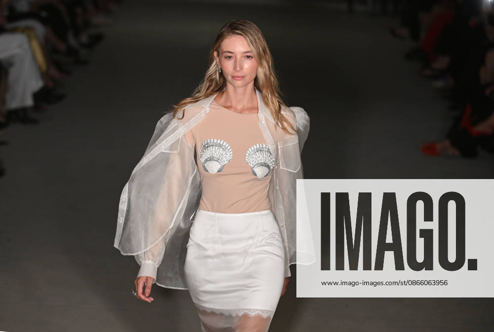 A model presents an outfit from the latest collection of the DARJA DONEZZ brand during Ukrainian Fashion Week SS27 at the Mystetskyi Arsenal National Cultural, Art and Museum Complex, Kyiv, Ukraine, September 5, 2026. The catwalk show was held in a shelter due to an air raid. (Photo by Yevhen Kotenko Ukrinform) DARJA DONEZZ catwalk show at UFW SS27